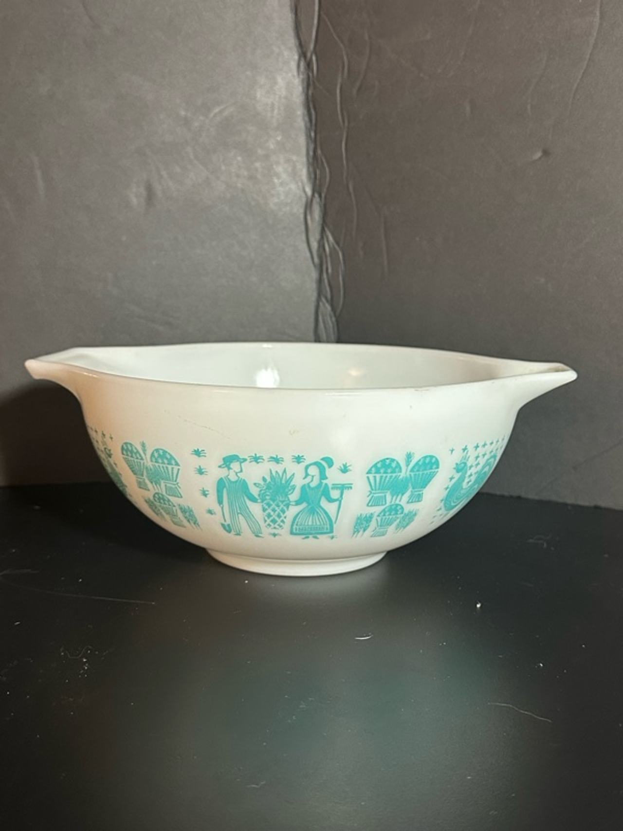 Pyrex Amish Butterprint Turquoise on White Cinderella Mixing Bowl 2.5 Qt #443
