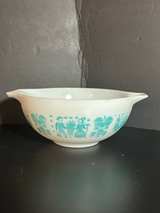 Pyrex Amish Butterprint Turquoise on White Cinderella Mixing Bowl 2.5 Qt #443 - Image 1