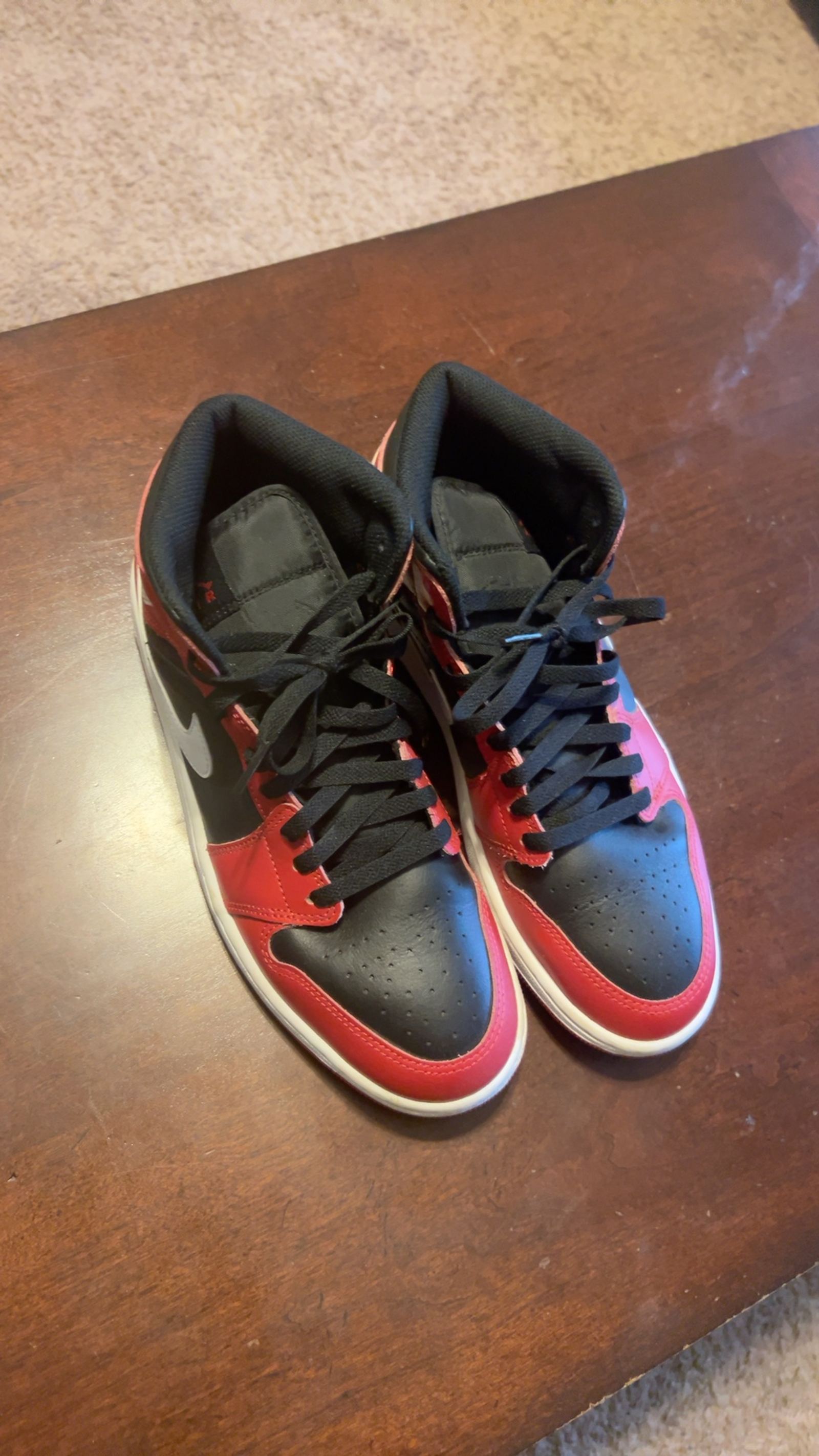 Nike Air Jordan 1 Retro Reverse Bred Black/Red