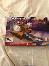 Hot Wheels Mario Kart Boo's Spooky Sprint Track Set with Shy Guy Die-Cast Kart - Image 2