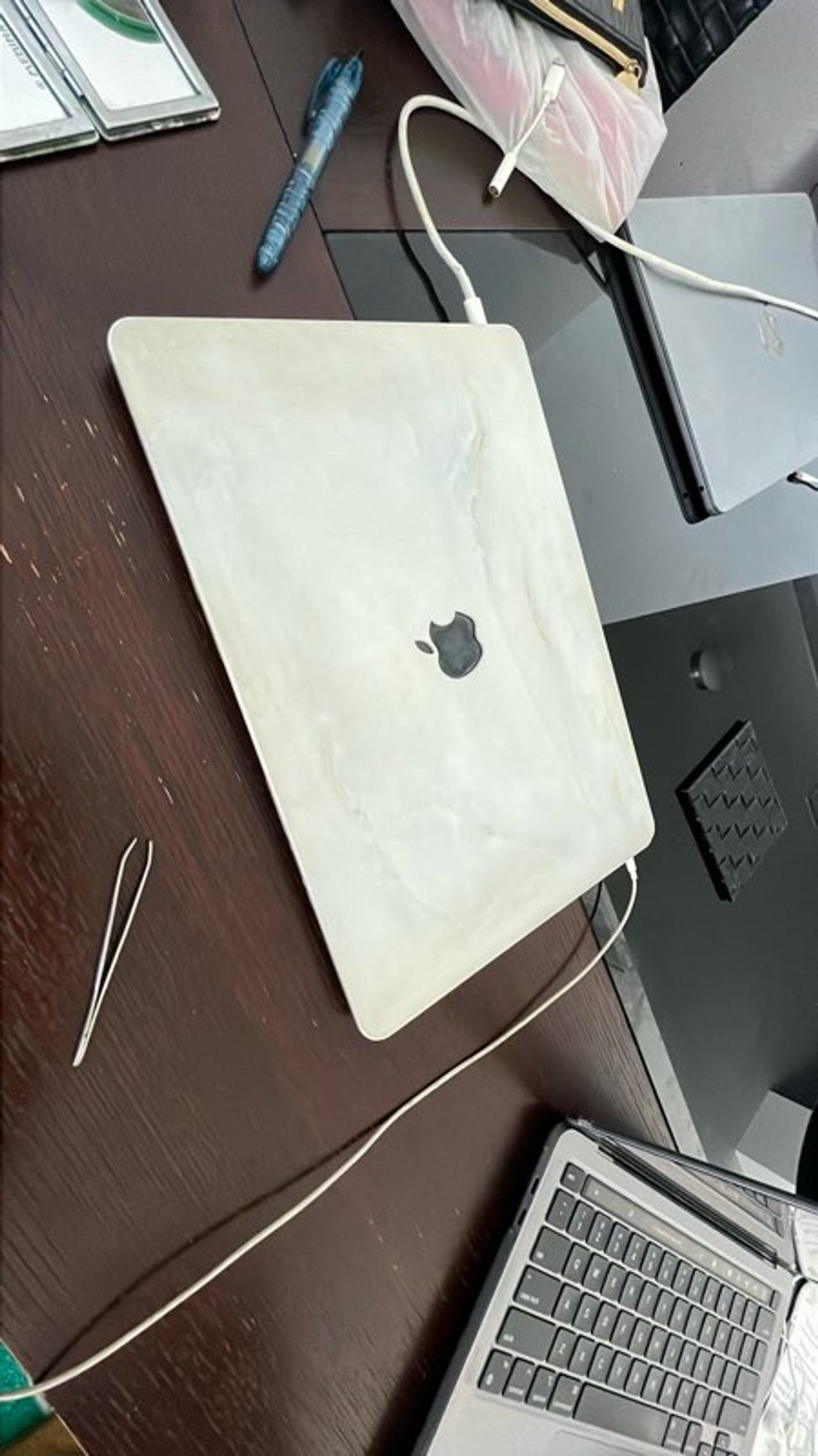 Apple MacBook