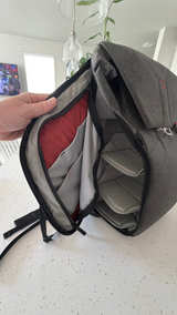 Peak Design Everyday Messenger Bag Charcoal - Image 4
