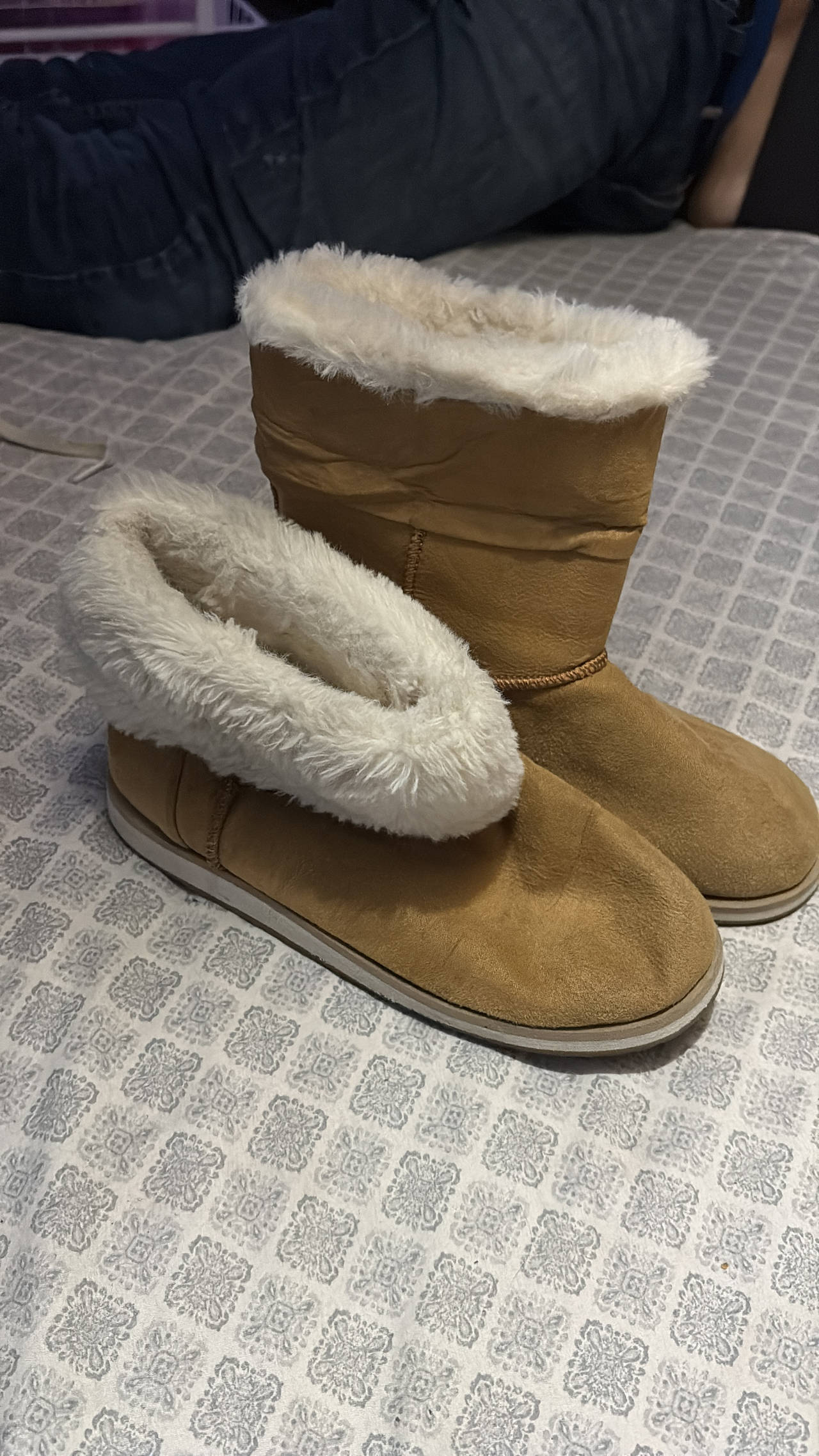 Tan Faux Fur Lined Suede Boots size USA 2