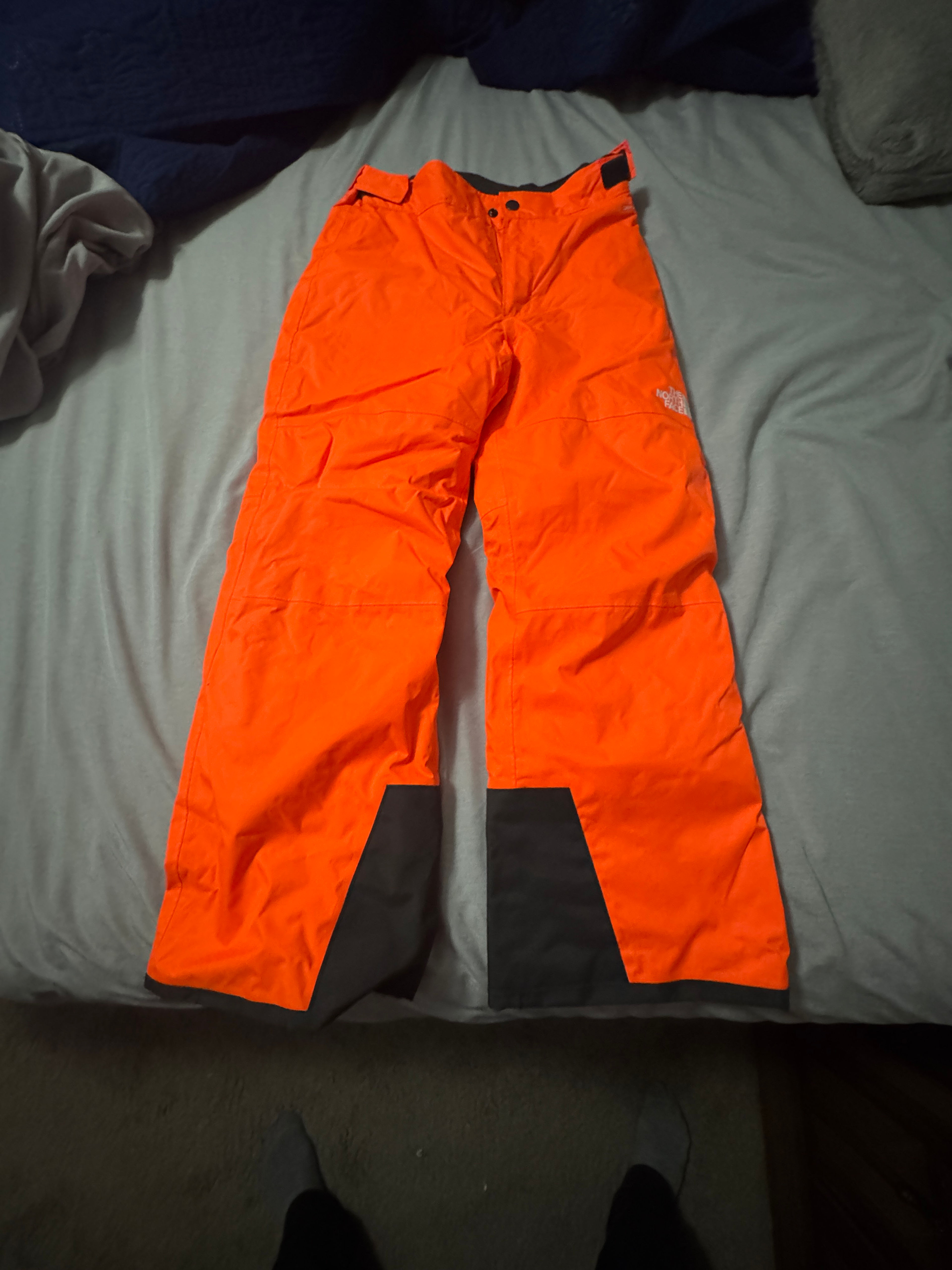The North Face Freedom Insulated Snow Pants. Boys medium