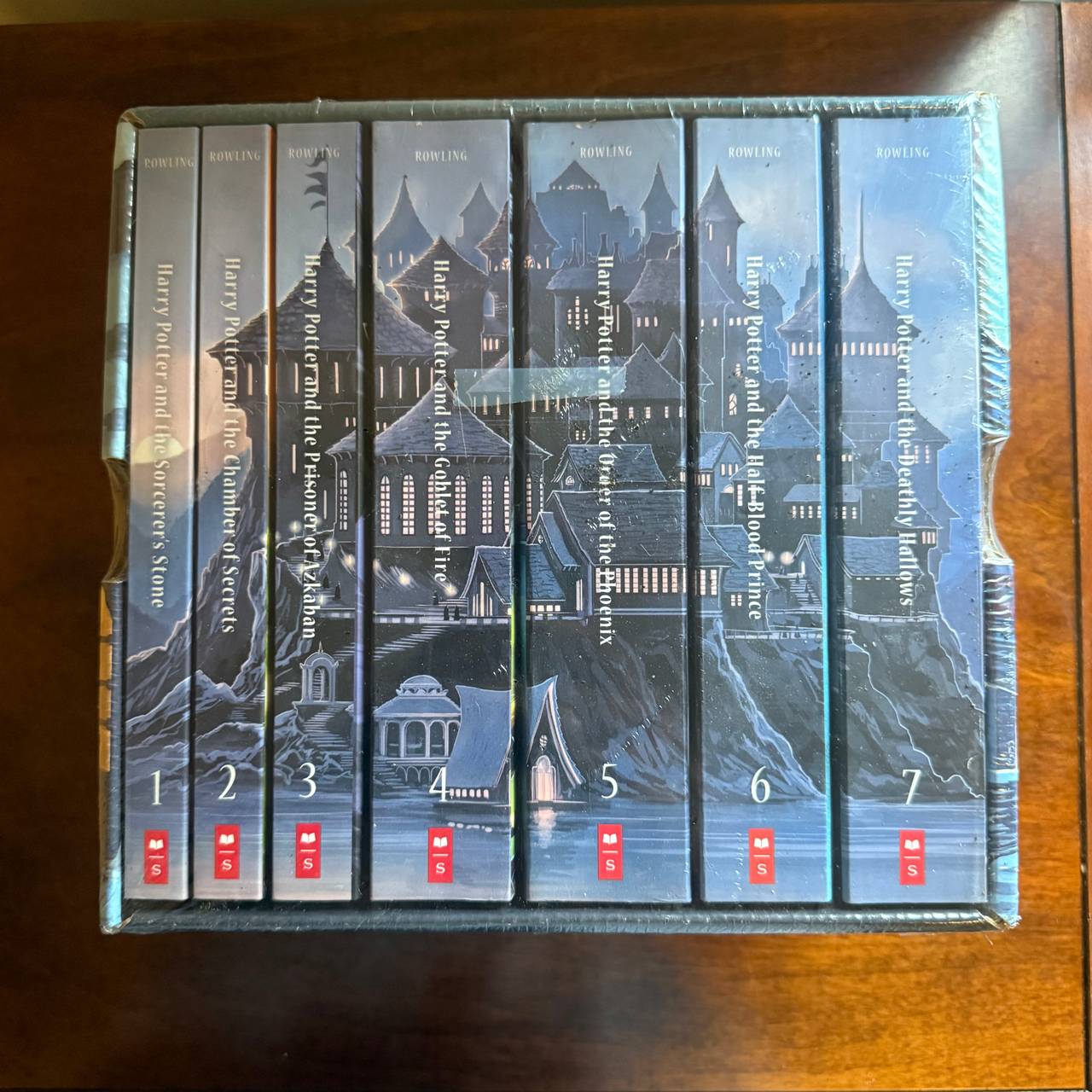 Harry Potter Box Set (Paperback, Illustrated Spines)