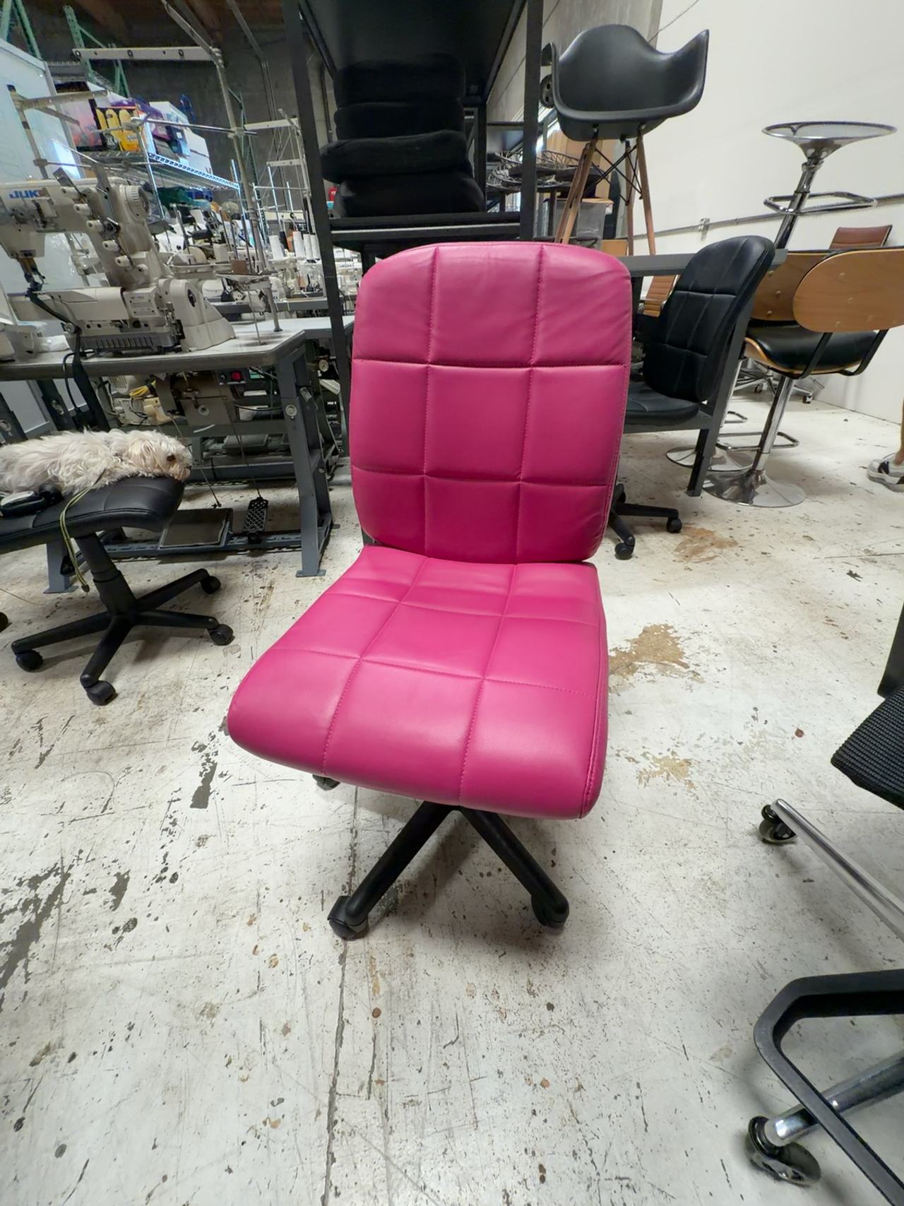 Pemberly Row Pink Mid-Back Quilted Swivel Office Chair