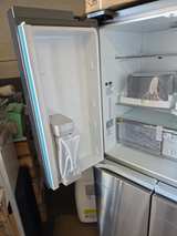 Samsung 23 cu. ft. Smart 4-Door Flex Refrigerator with FlexZone counter depth - Image 4