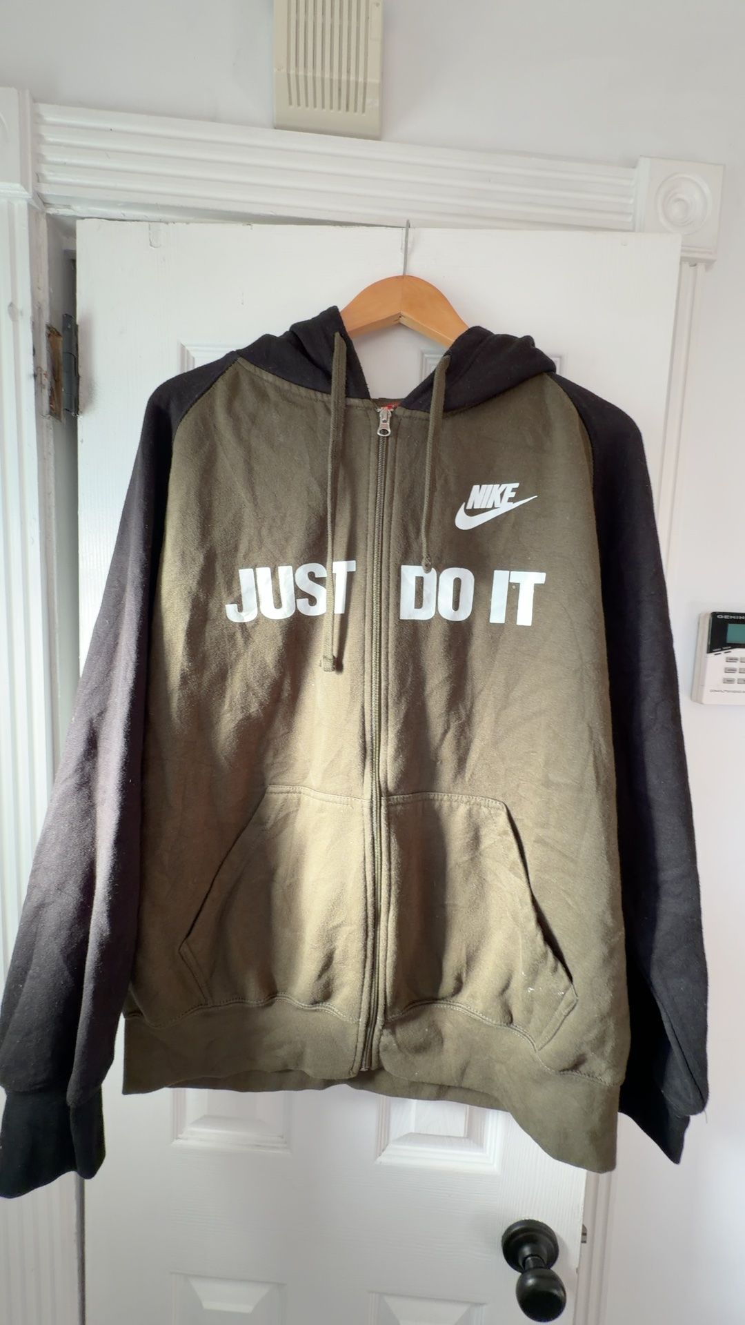Nike Just Do It Hoodie Black Green  size XL