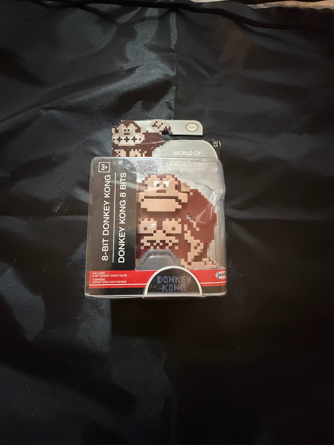 World of Nintendo 8-Bit Donkey Kong Figure