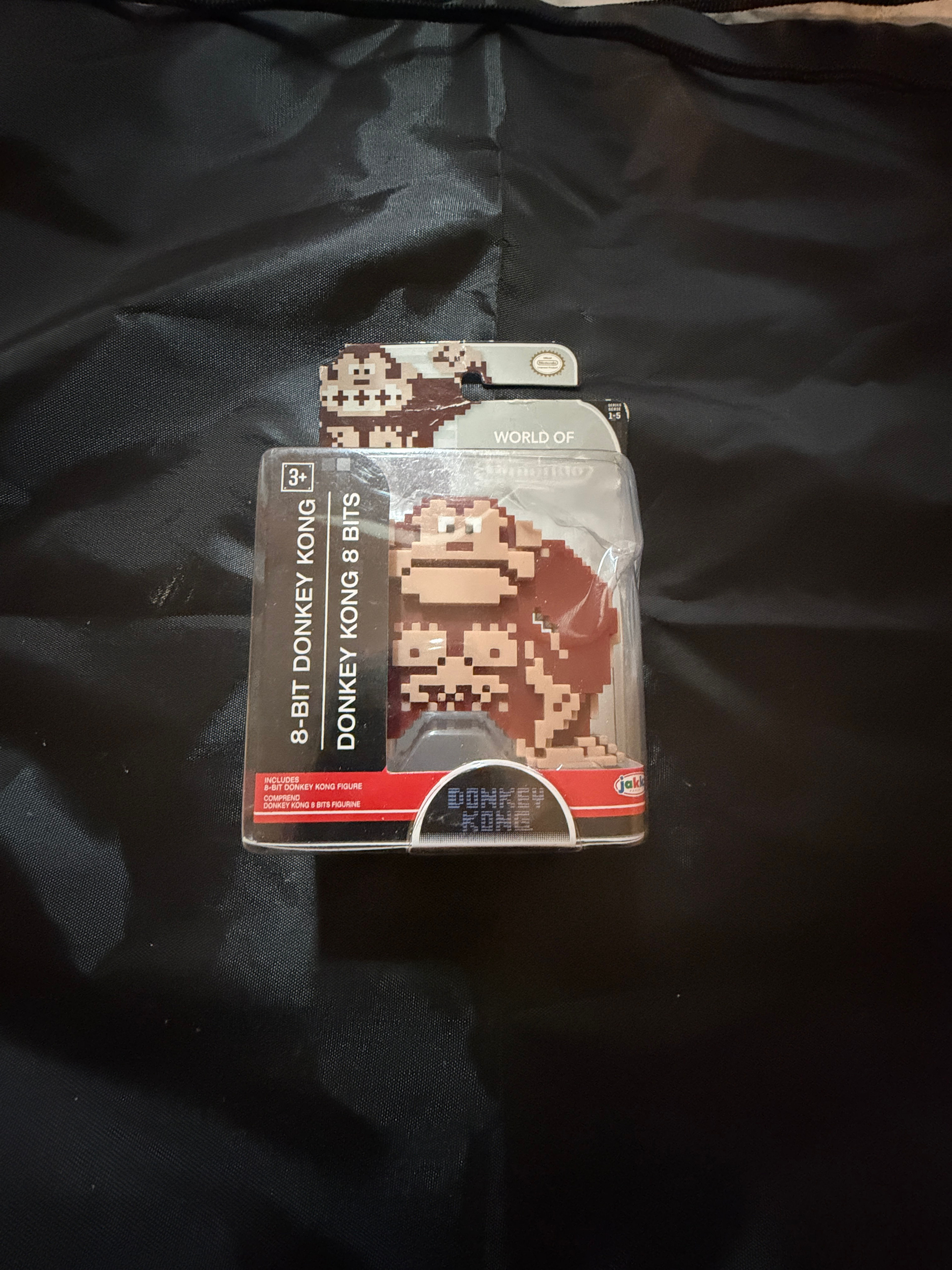 World of Nintendo 8-Bit Donkey Kong Figure