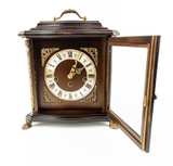Vintage Franz Hermle & Sons Germany mantel clock with key and brass feet - Image 6
