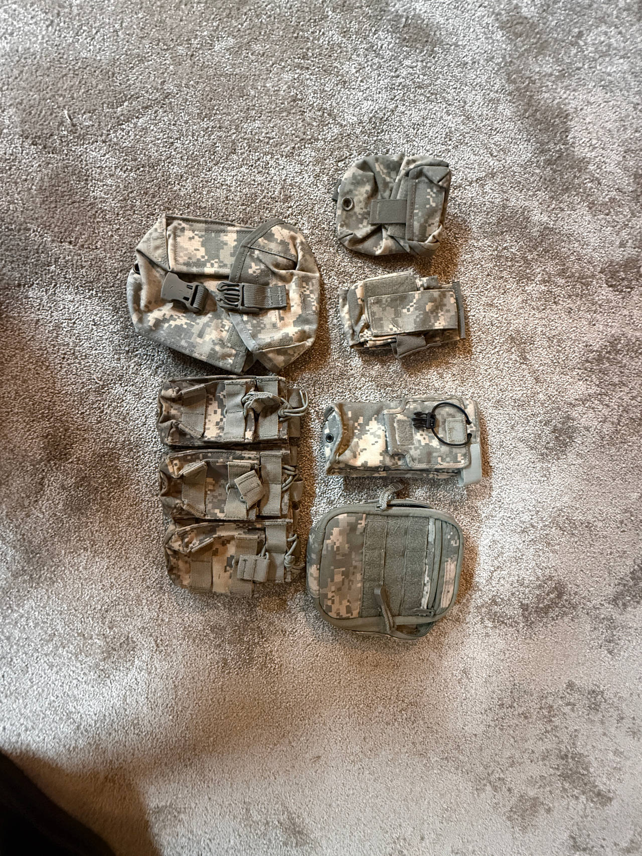 US Army ACU MOLLE Pouches Set