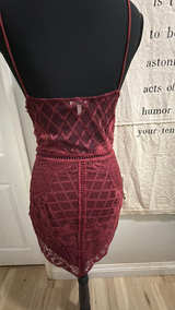 Tobi Burgundy Lace Bodycon Dress - Image 2