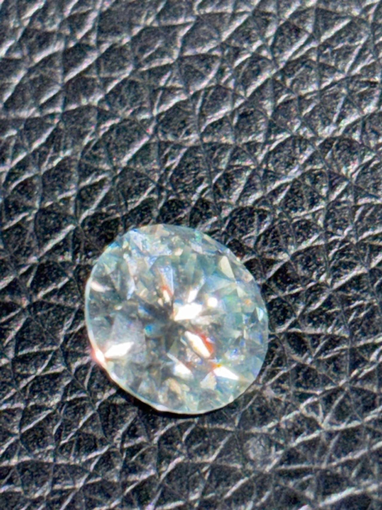 Round Brilliant Cut ice blue Diamond 2ct