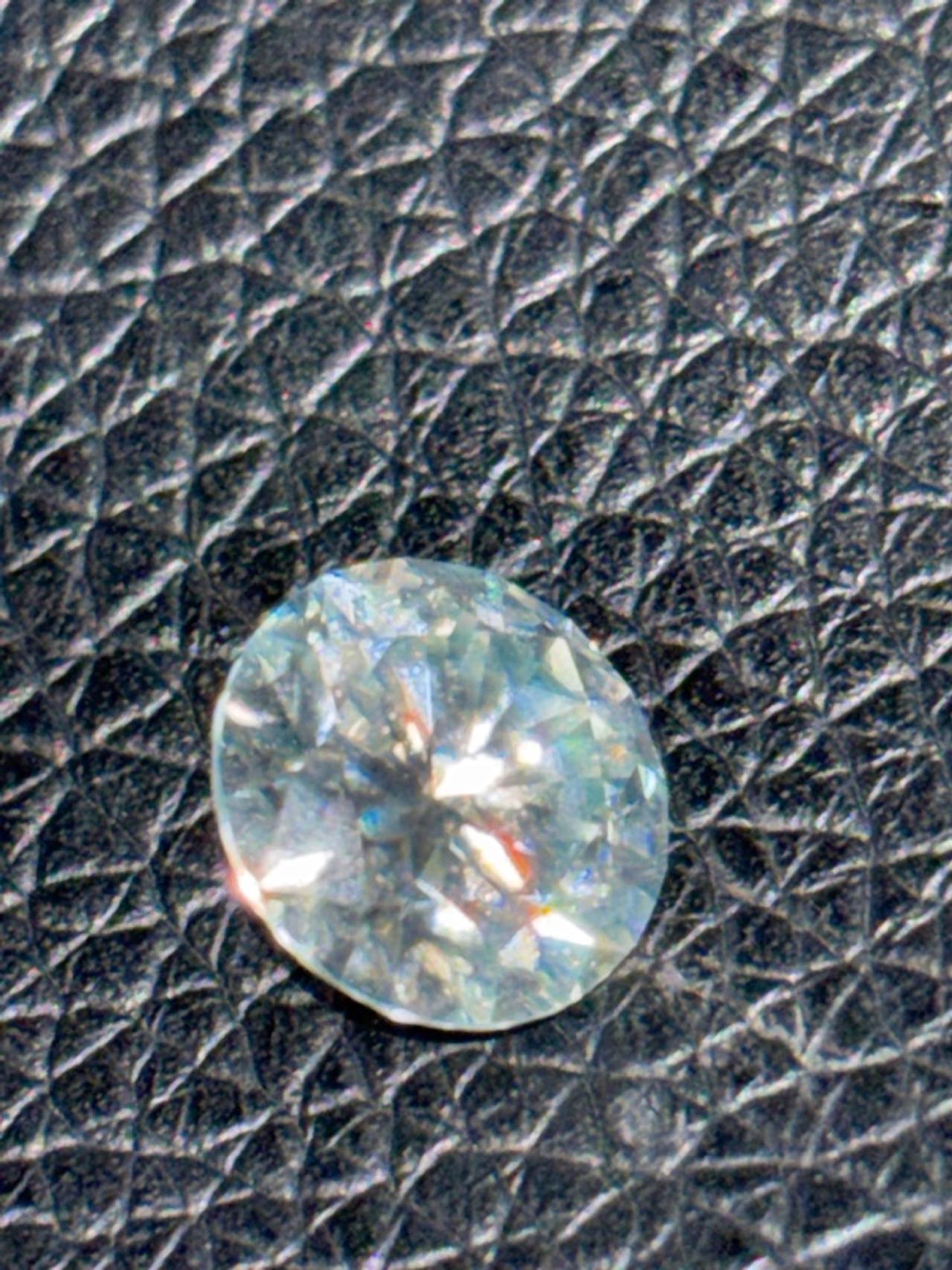 Round Brilliant Cut ice blue Diamond 2ct