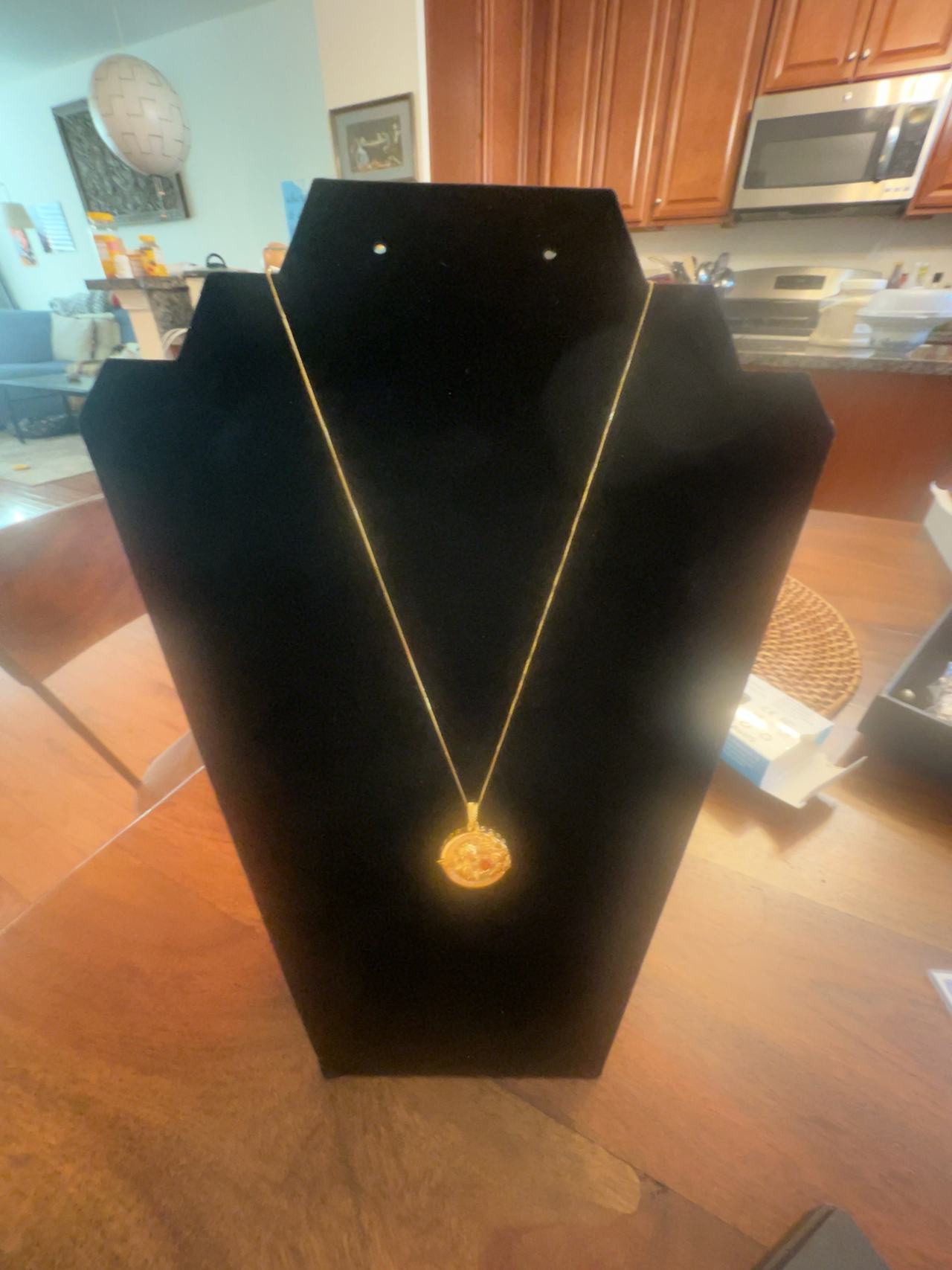 Angel set necklace ideal for women 