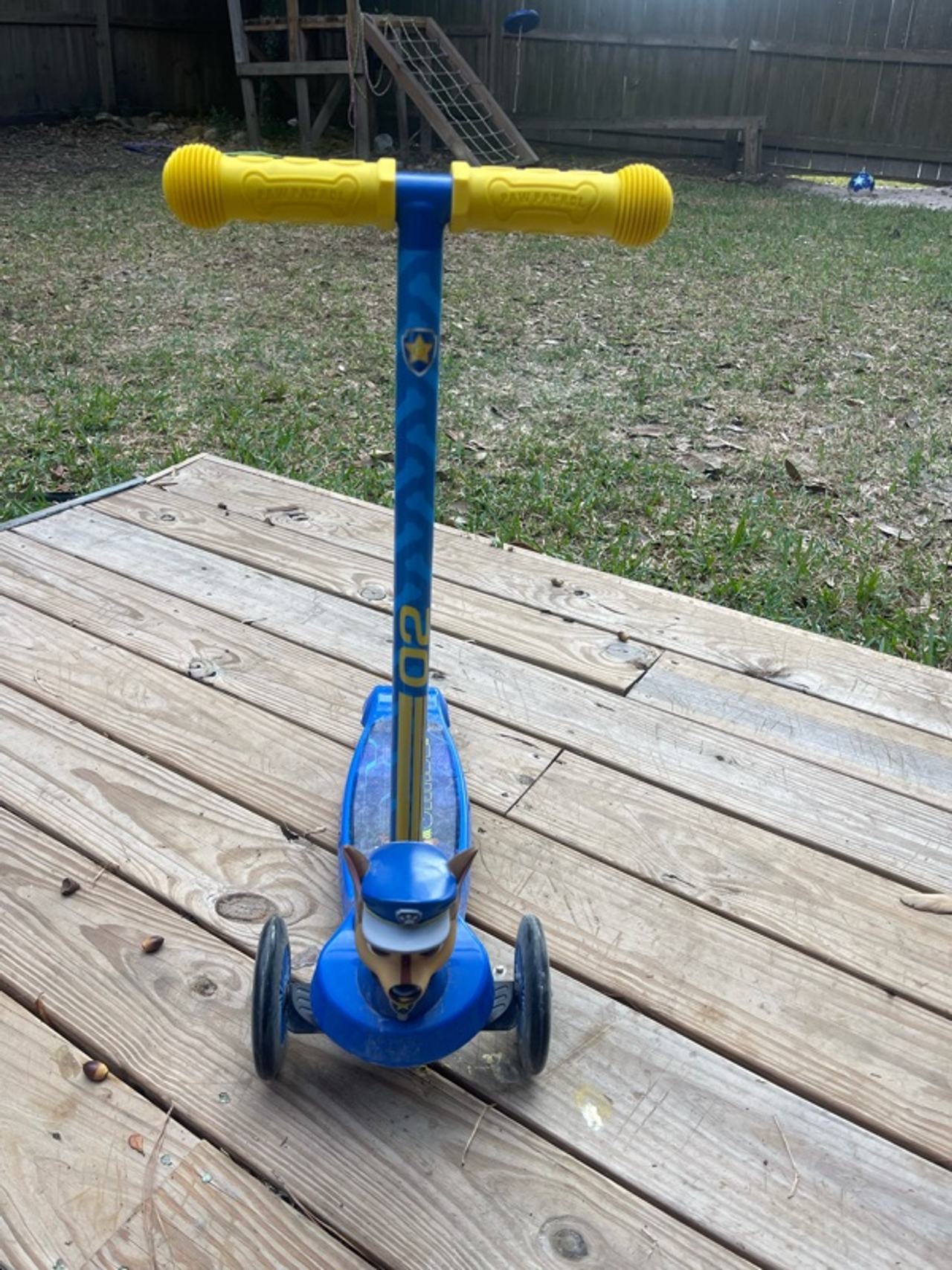 PlayWheels Paw Patrol Chase 3D Scooter