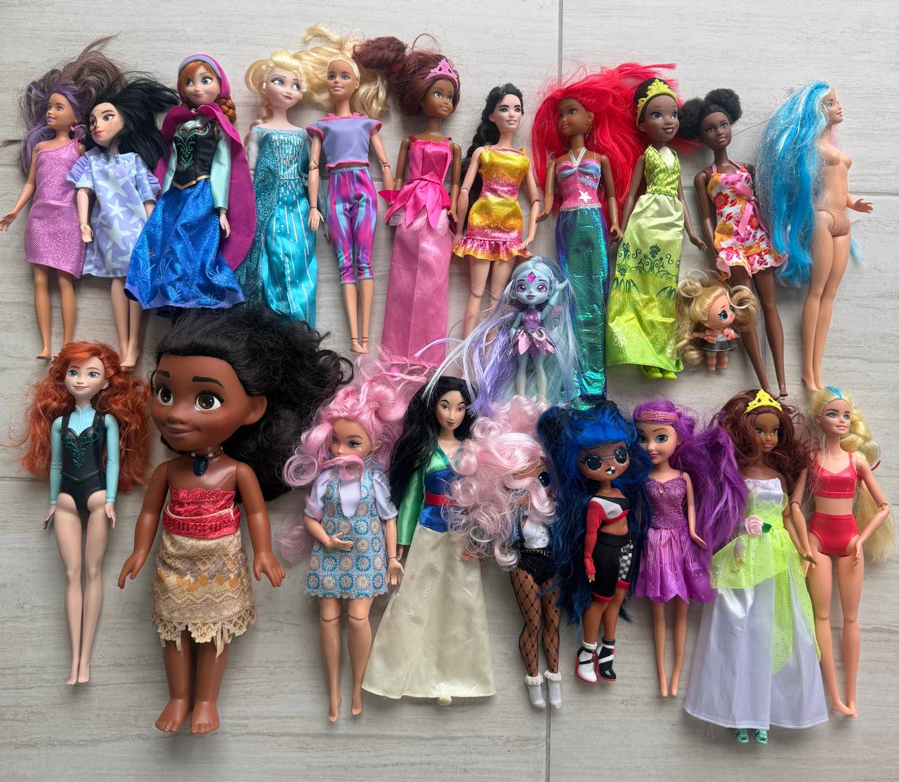 22 Doll Lot Disney Princess, Barbie, Moana, Frozen, Ariel, Tiana & More