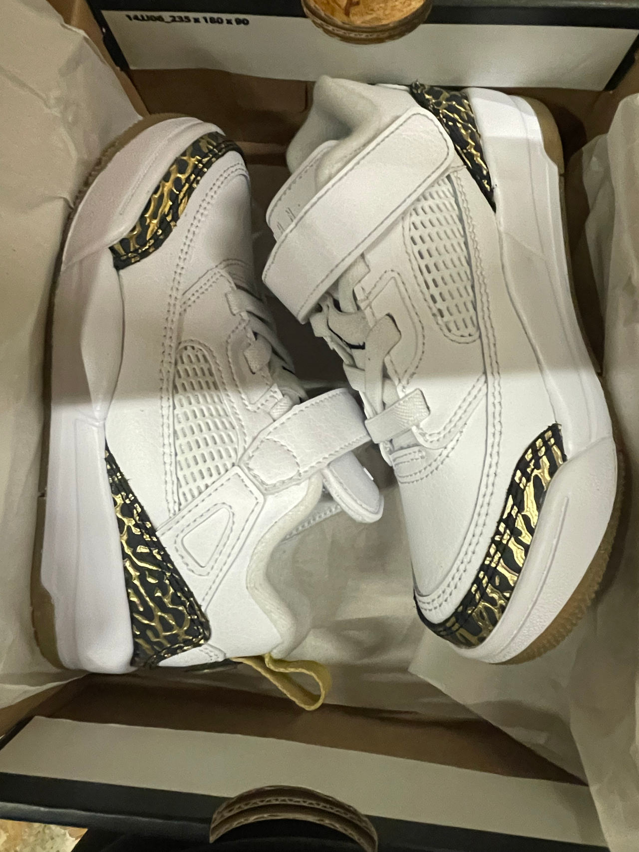 Air Jordan 3 Retro (Kids) Size 11c