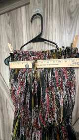 Forever 21 Abstract Print Smocked Top Size Medium - Image 5