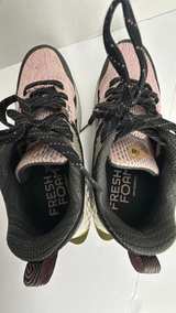 New Balance Fresh Foam Hierro v6 Women's Trail Running Shoes size 8 - Image 4