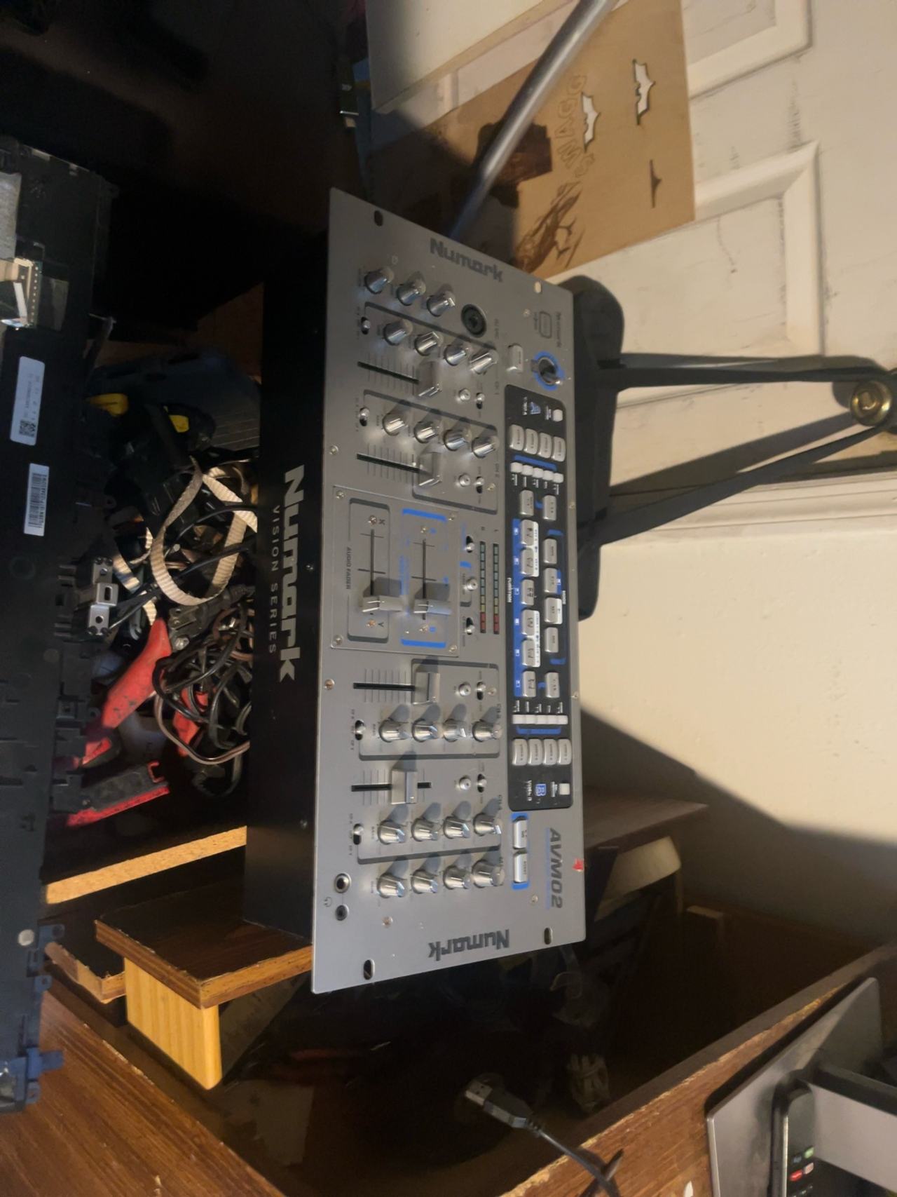 Numark AVM02 Audio/Video Mixer