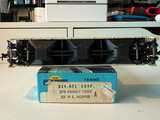 Athearn HO Scale Family Lines L&N 3-Bay Covered Hopper - Image 2