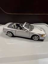 Maisto 1:18 2003 Ford Mustang SVT Cobra Convertible - Image 1
