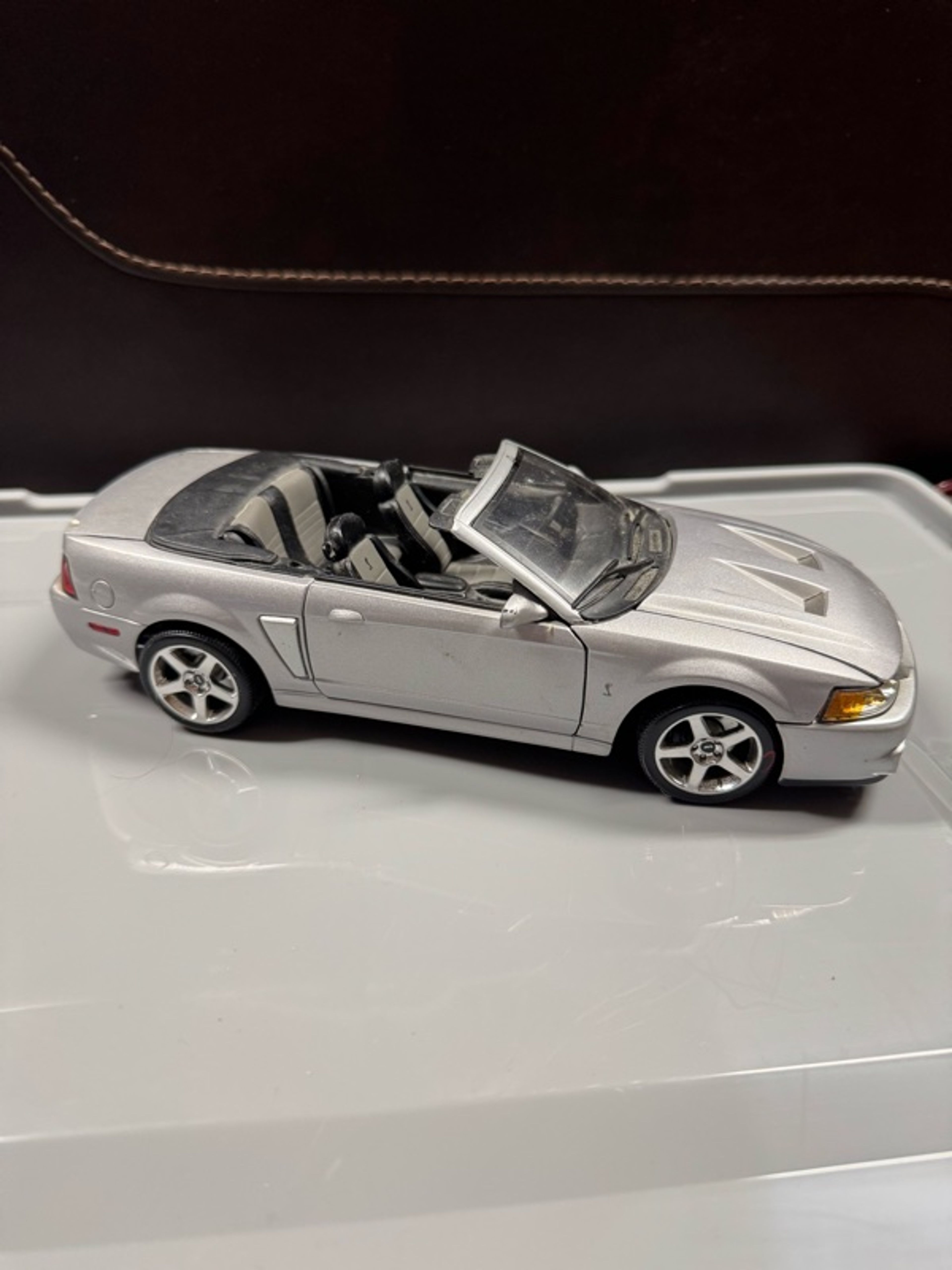 Maisto 1:18 2003 Ford Mustang SVT Cobra Convertible