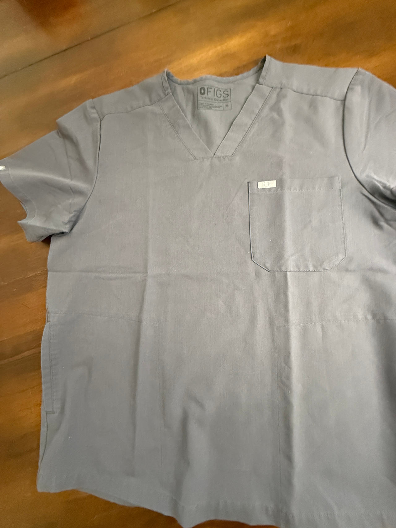 FIGS Leon Three-Pocket Scrub Top XL