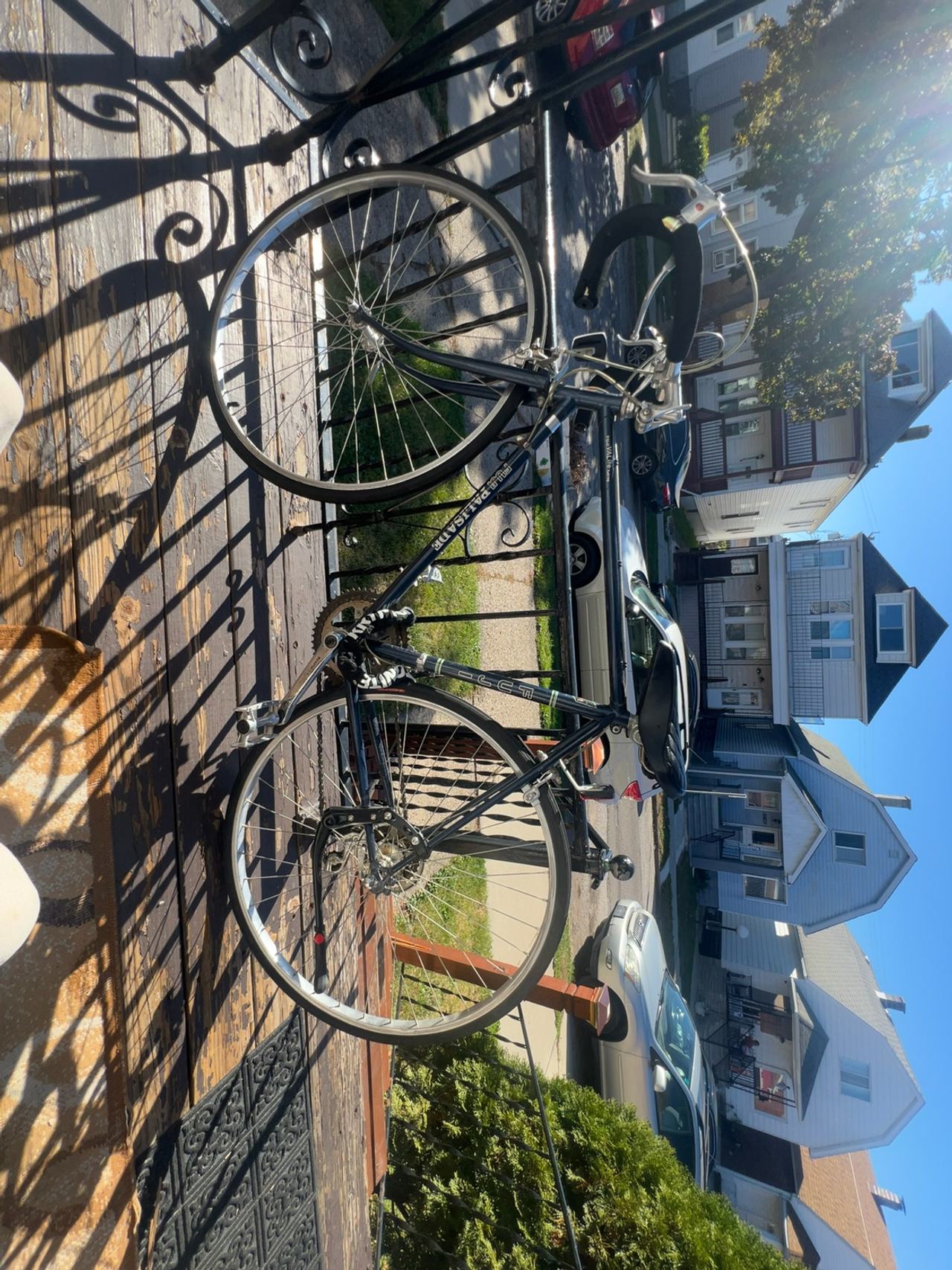 Fuji Palisade vintage bike, with attached kickstand and free bike lock.