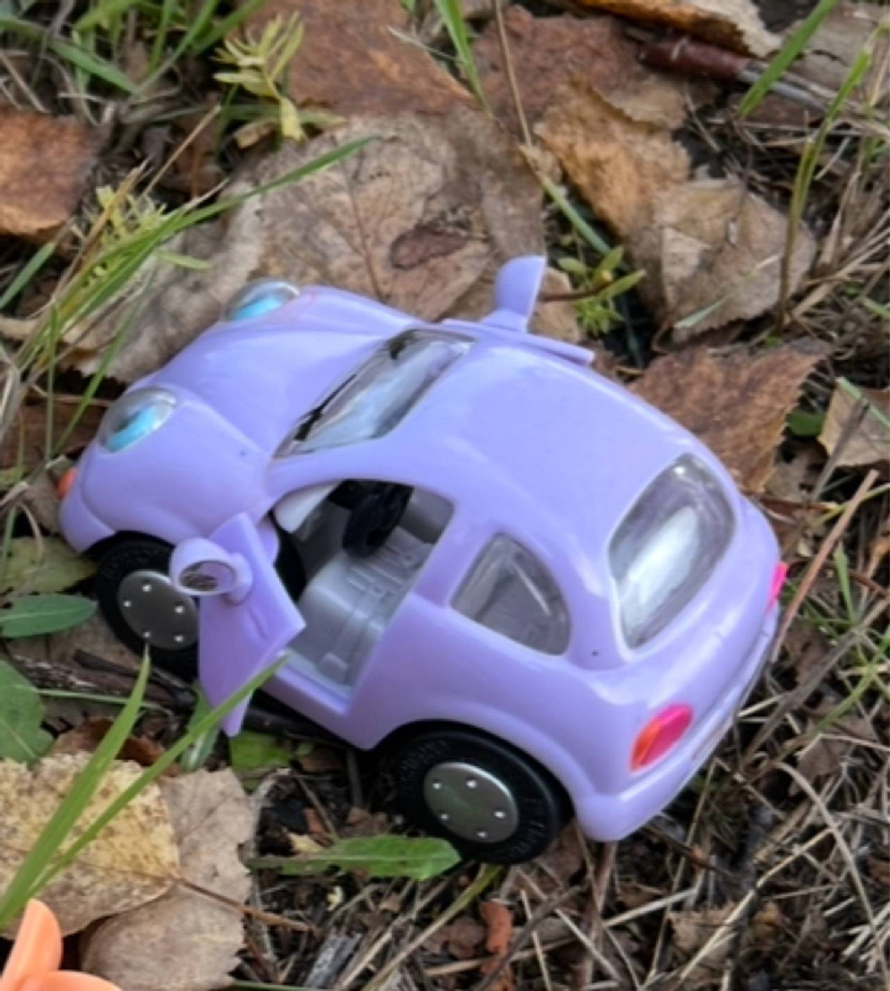 Aardman Chevron Car Zachary Zoomer Purple