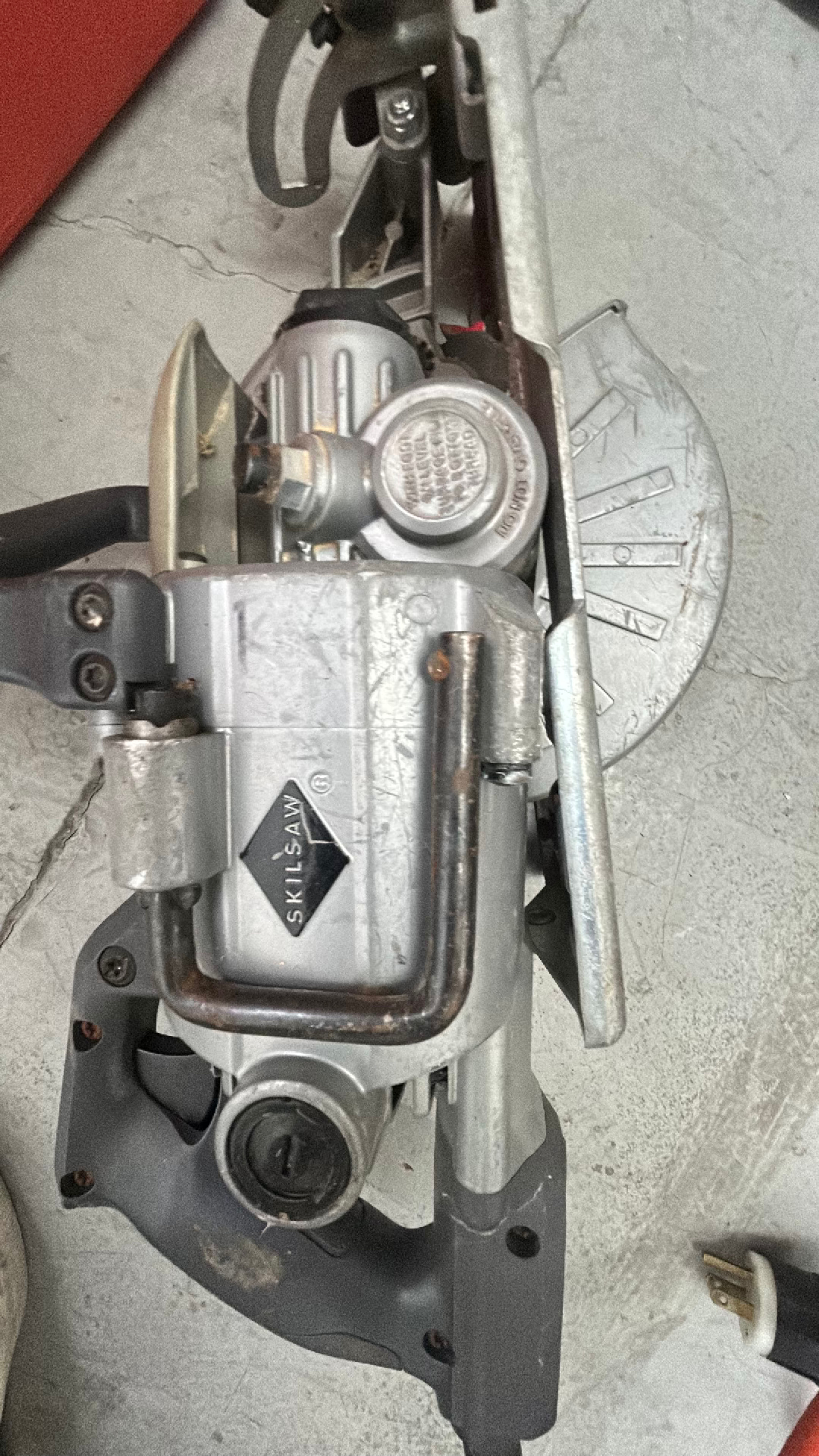 Skil SHD77 7-1/4" Worm Drive Circular Saw - Image 2