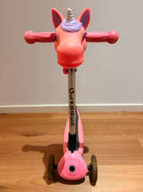 Globber Primo 3-Wheel Scooter with Unicorn Accessory - Image 1