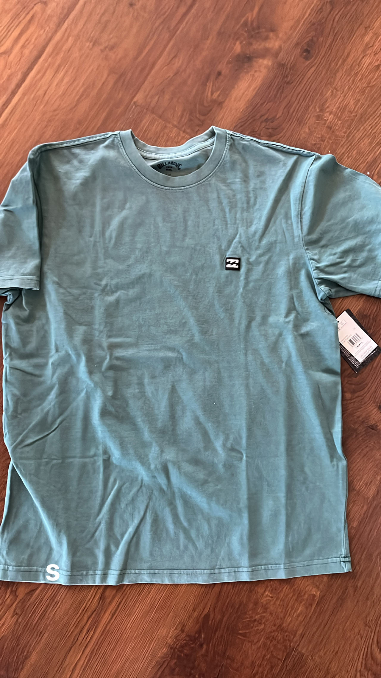 New with tags small Billabong Arch Fill Short Sleeve T-Shirt