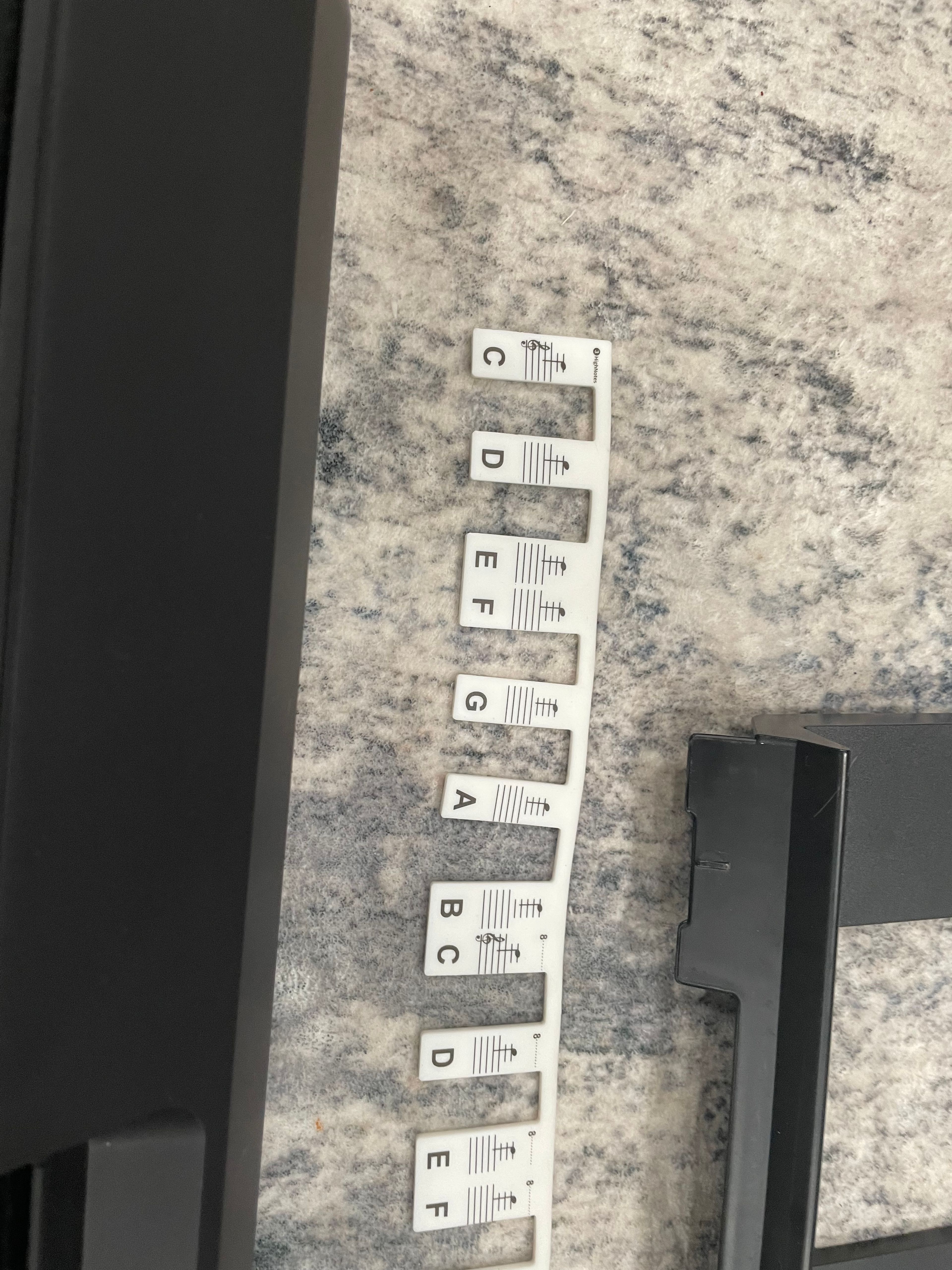 Yamaha PSR-E373 61-Key Portable Keyboard Black - Image 7