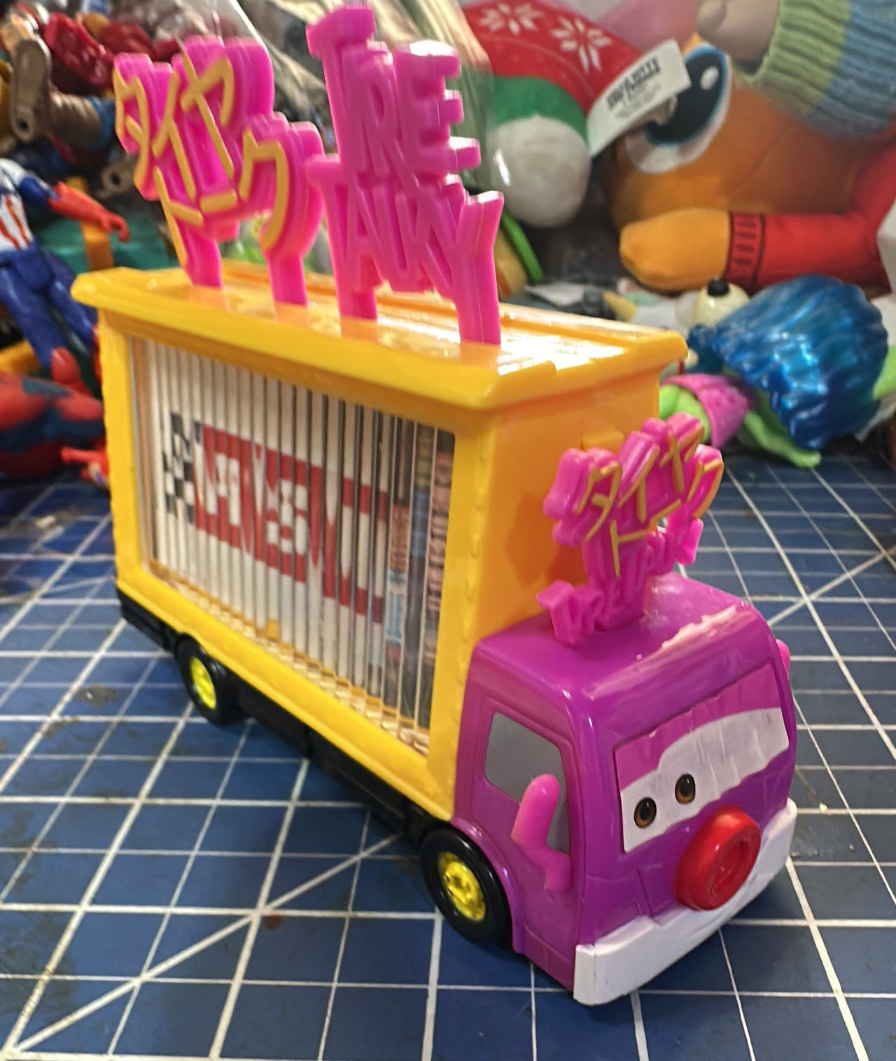 Disney Pixar Cars TIRE TALKY lenticular toy car hauler