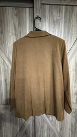 Briggs New York Women's Single Button Blazer brown size 10 vey soft velour - Image 4