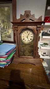E. Ingraham Niagara Gingerbread Mantel Clock - Image 5