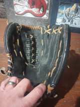 Louisville Slugger Bruise-Gard Baseball Glove - Image 4