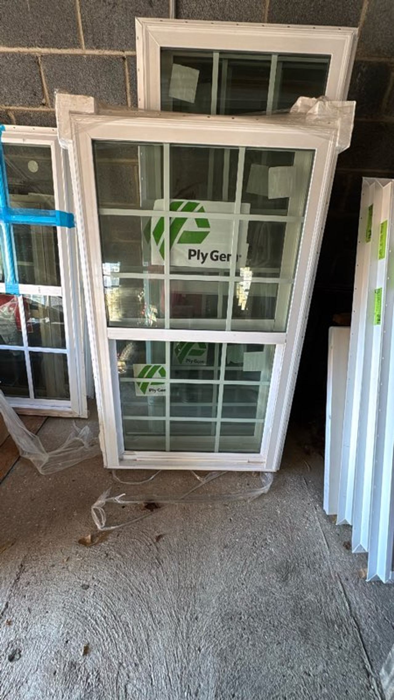 Ply Gem Windows - 3050 Single Hung White Vinyl