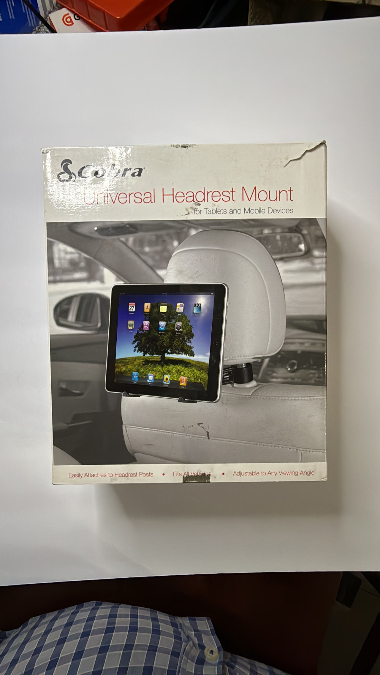 Cobra Universal Headrest Mount for Tablets and Mobile Devices