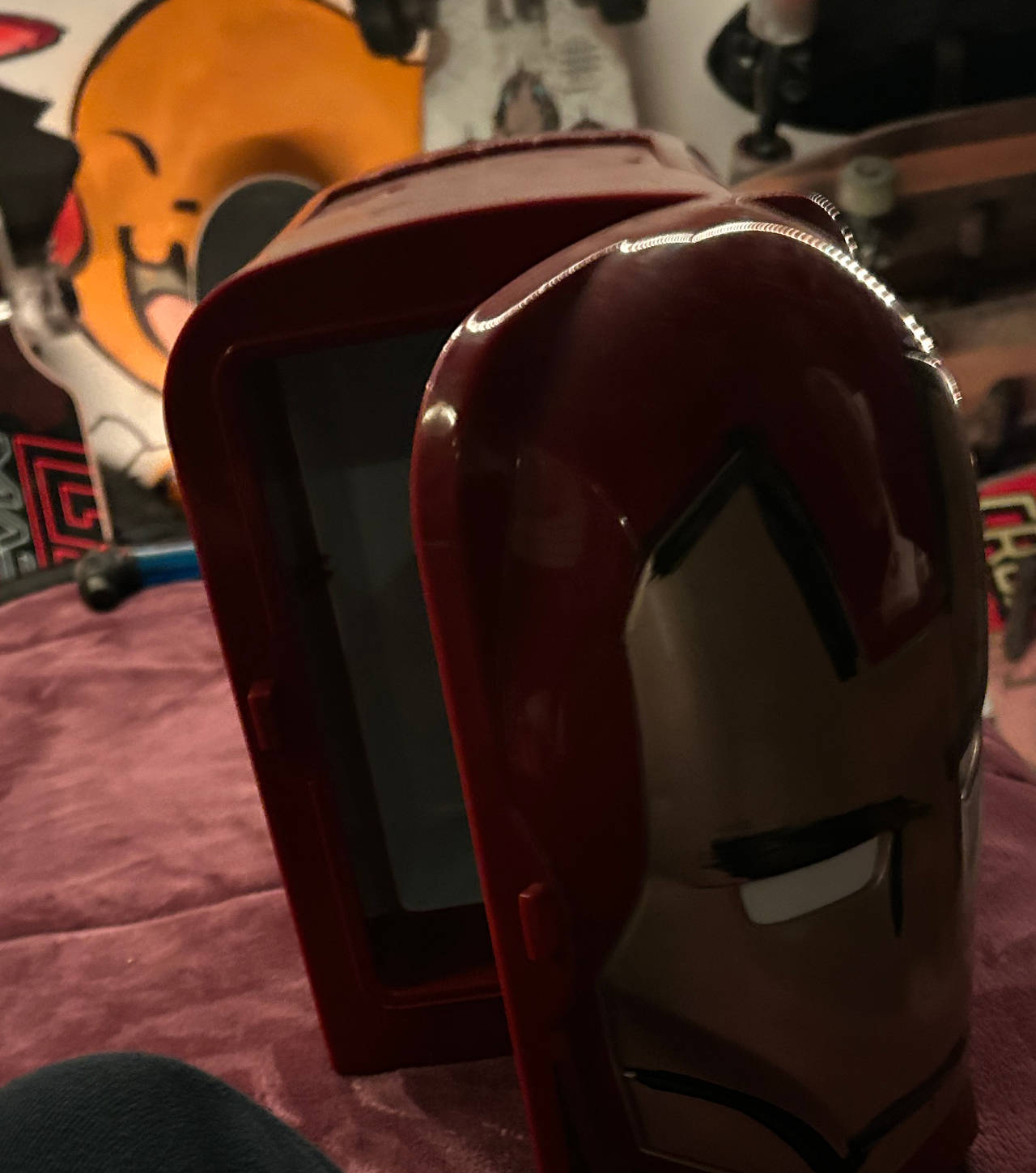 Marvel Iron Man Mask 4-Liter Mini Fridge