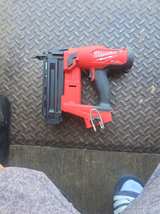 Milwaukee M18 FUEL 18-Gauge Brad Nailer - Image 2