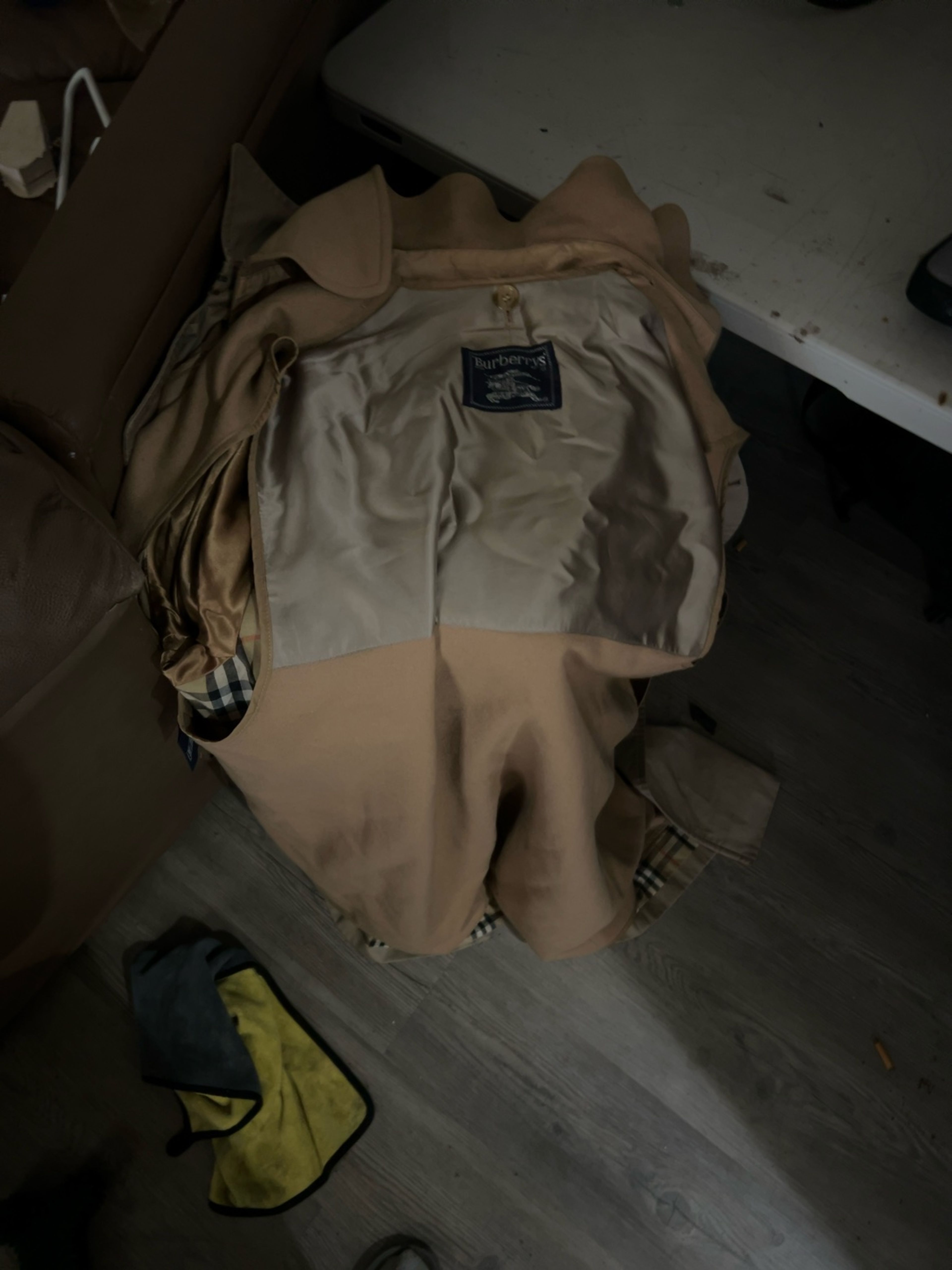 Burberry Trench Coat Beige size 42