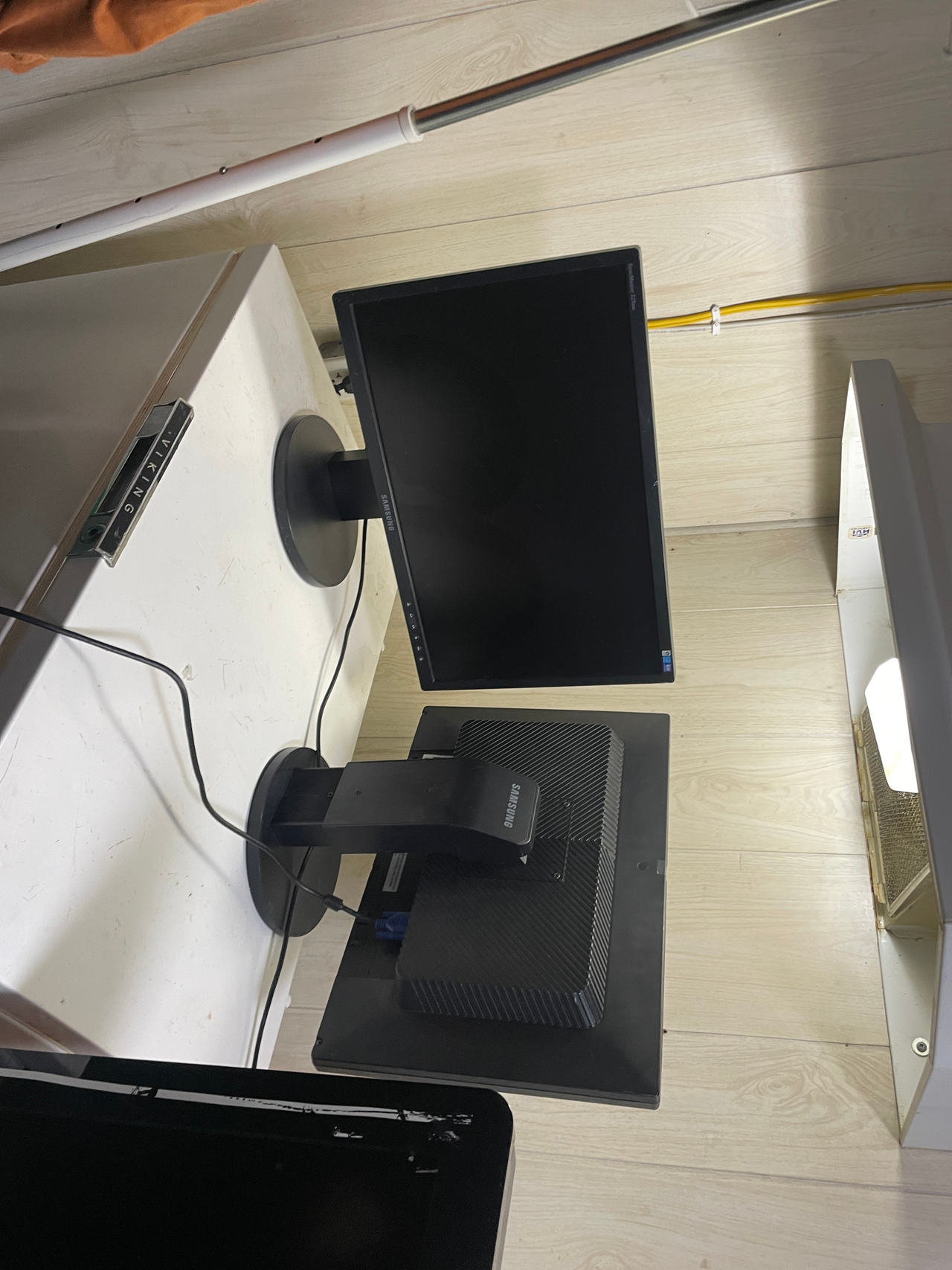 Samsung SyncMaster for 2 is 40$