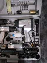 Northern Industrial Tools 71-Piece Air Tool Kit - Image 4