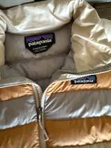 Patagonia Women's Down Jacket- Size small - Image 2