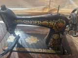 Singer Sewing Machine - Image 3