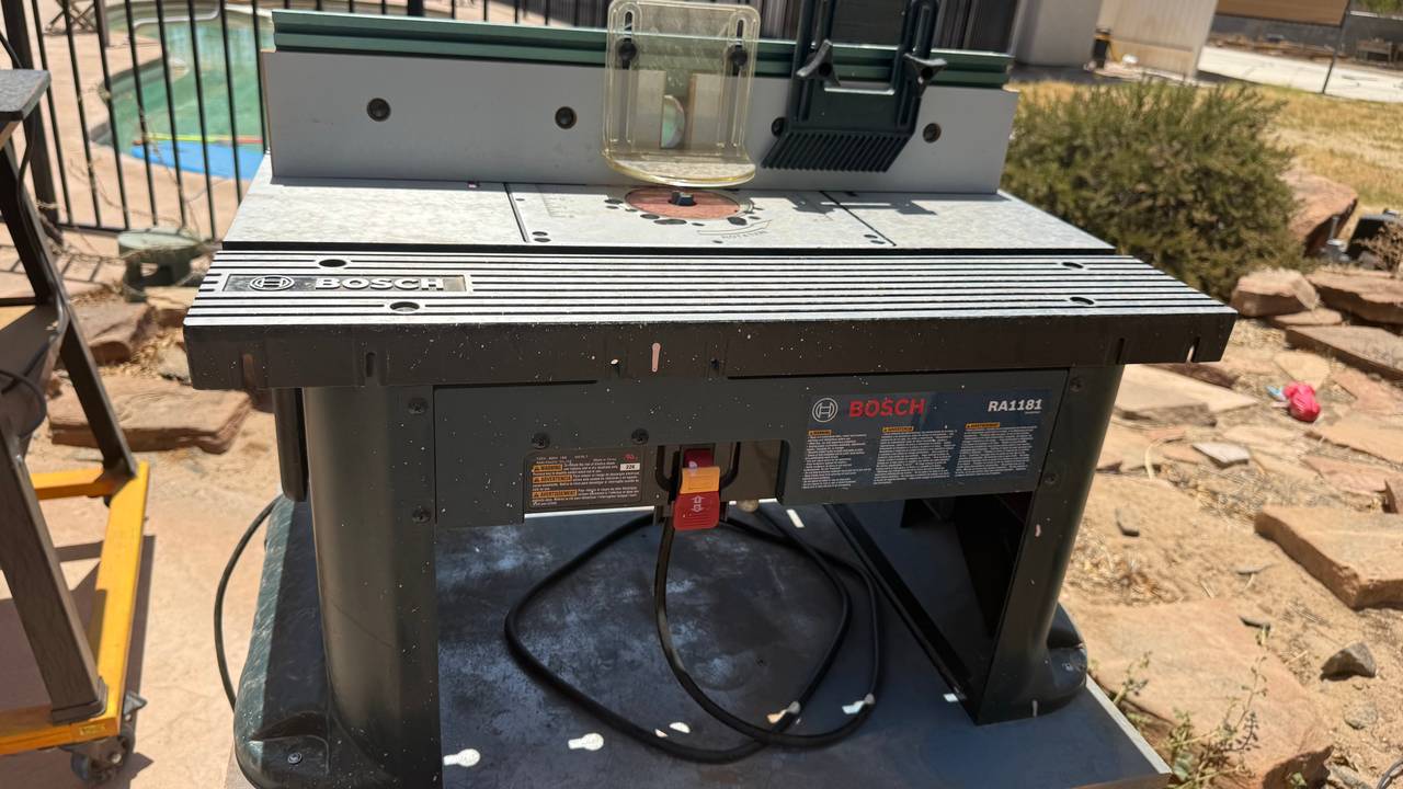 Bosch RA1181 Benchtop Router Table with Router and Workbench